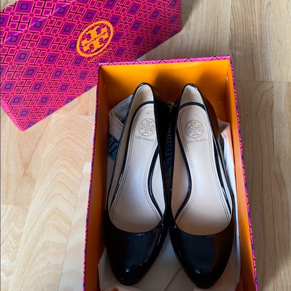 EC Tory Burch Black Leather Pump Women’s Size 6.5 - Picture 3 of 9